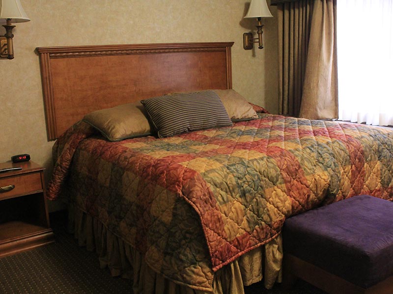 King Luxury Suite bed