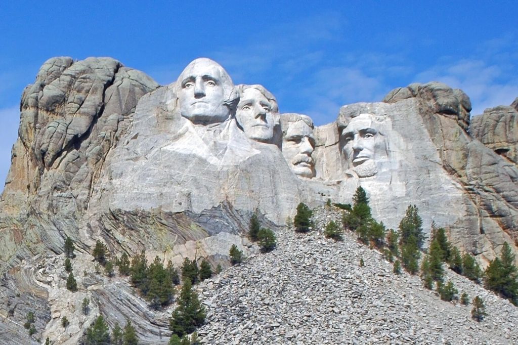 Mount Rushmore is one thing you can see between Rapid City To Mount Rushmore.